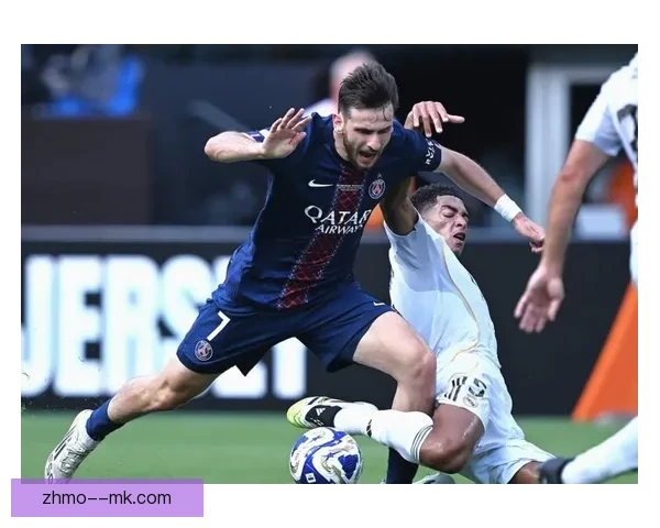 巴黎圣日耳曼官方宣布八千万签下葡萄牙中场若昂·内维斯